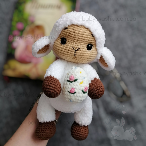 Вязаная овечка &ndash; мягкая игрушка ручной работы, созданная с любовью I-062 фото